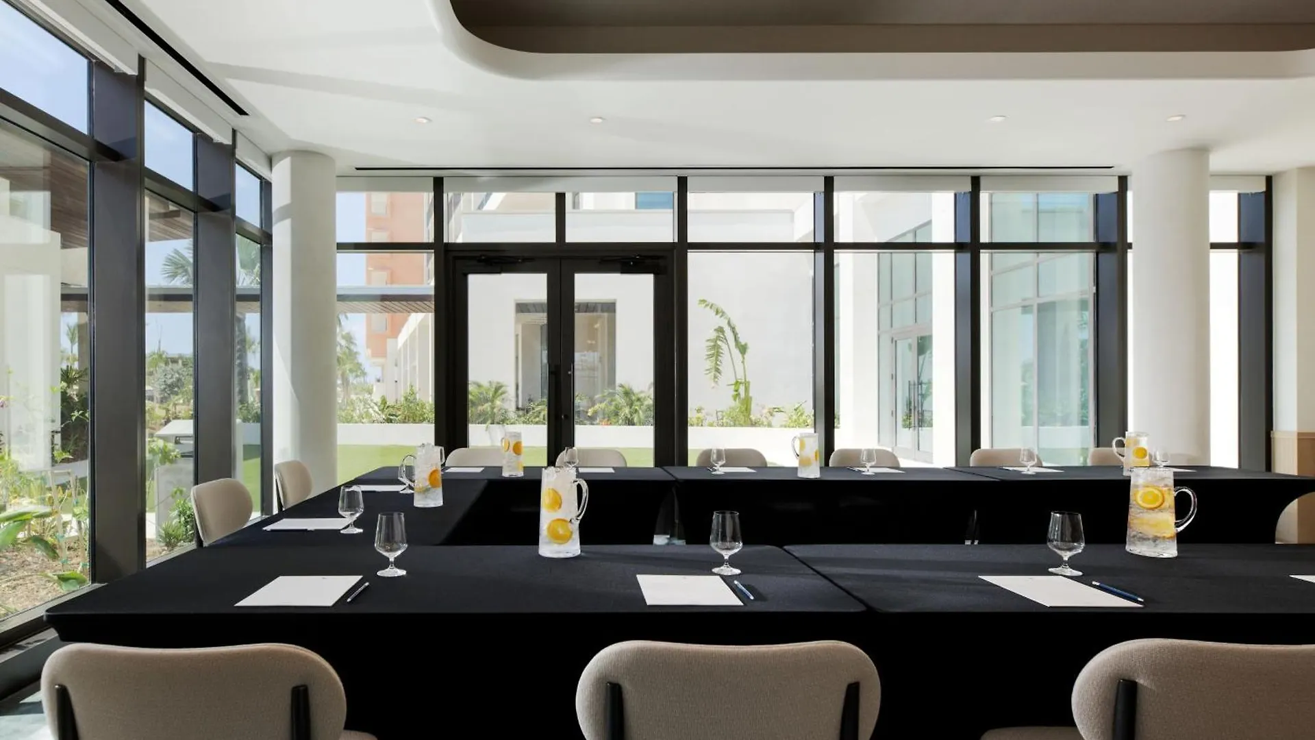 Hotel Indigo Grand Cayman By Ihg West Bay 3*,